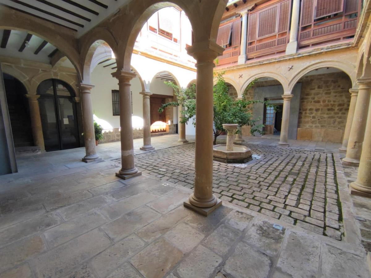Luz Del Renacimiento Ubeda Apartment Bagian luar foto
